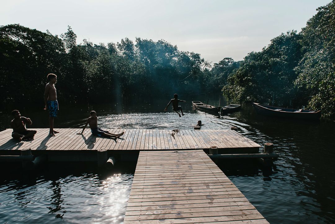 Crianças Brincando no Mangue. - 1 - 2