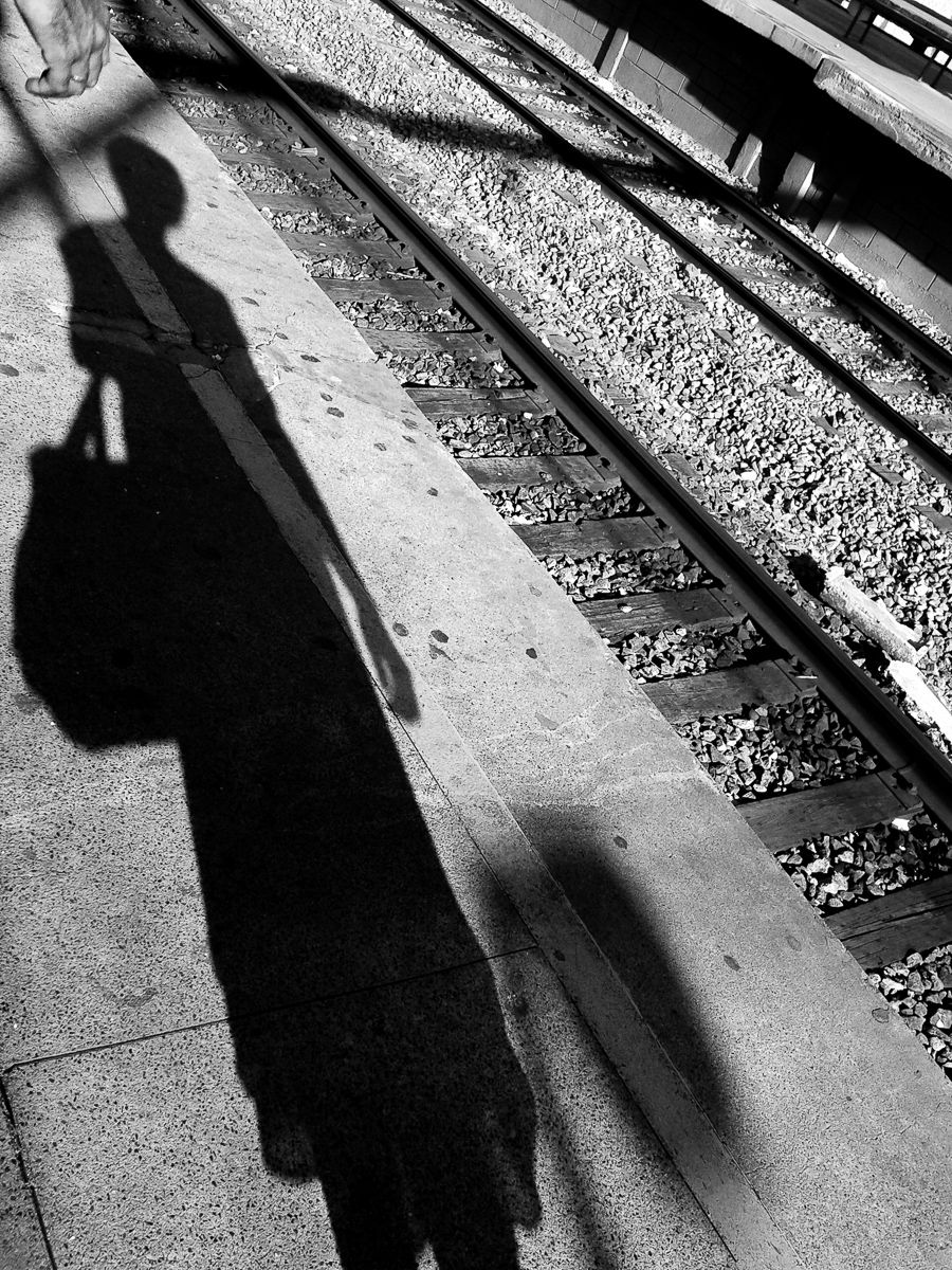 HOSTAGE CITIES -the daily displacement of workers who build cities where they don’t inhabit. By Clara Sampaio - 2 - 1