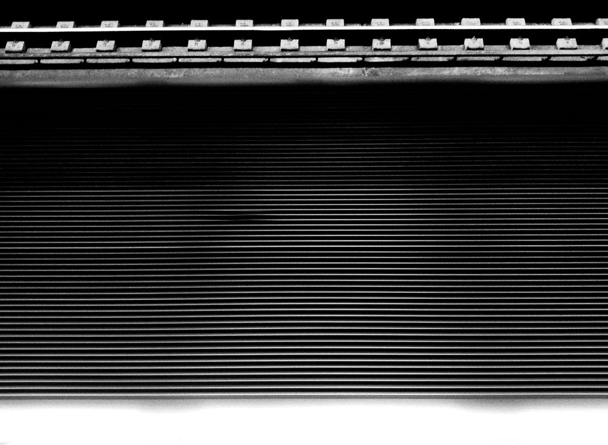 HOSTAGE CITIES -the daily displacement of workers who build cities where they don’t inhabit. By Clara Sampaio - 2 - 20