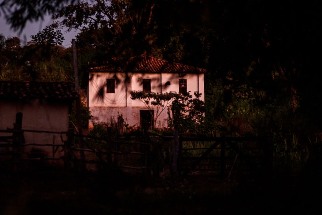 ERASURE : a cultural catalogue and descent repair in Minas Gerais, that deals with the conflicts of 'social whitening' and neglect of Brazilian History since the times of slavery. By Monique Olive - 2 - 0