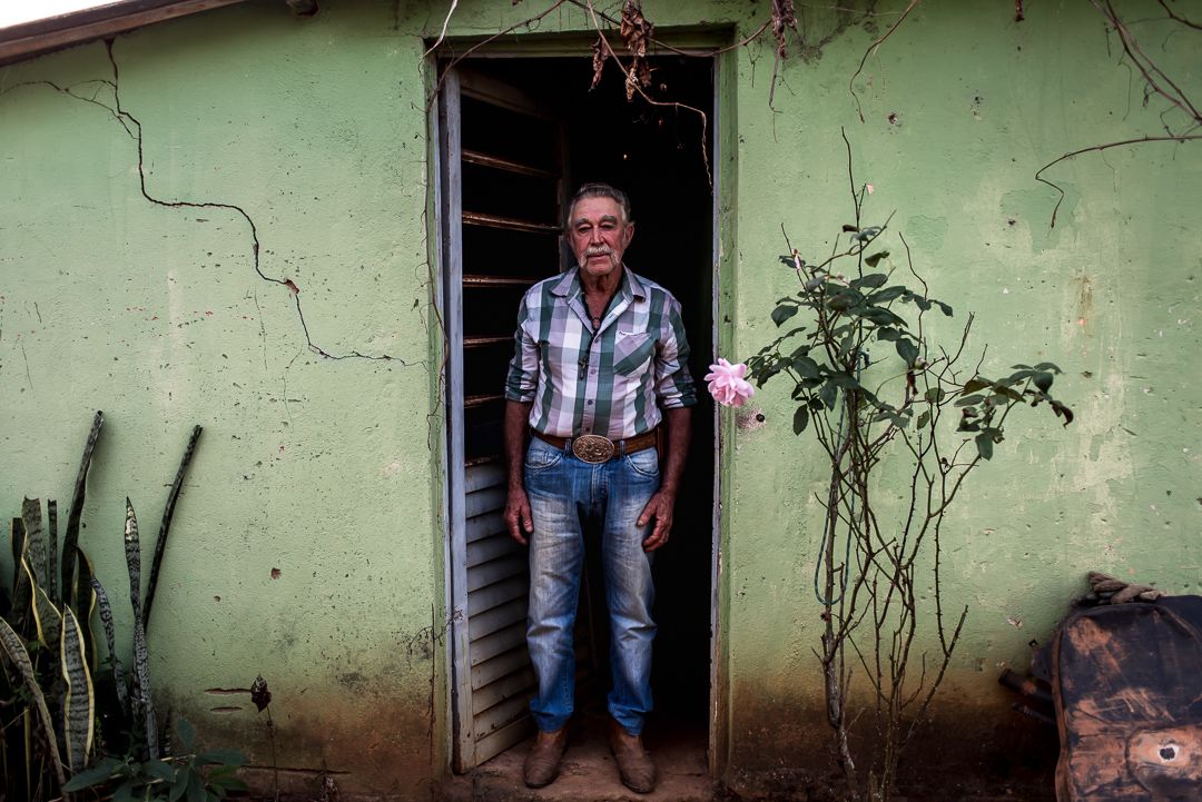 ERASURE : a cultural catalogue and descent repair in Minas Gerais, that deals with the conflicts of 'social whitening' and neglect of Brazilian History since the times of slavery. By Monique Olive - 3 - 0