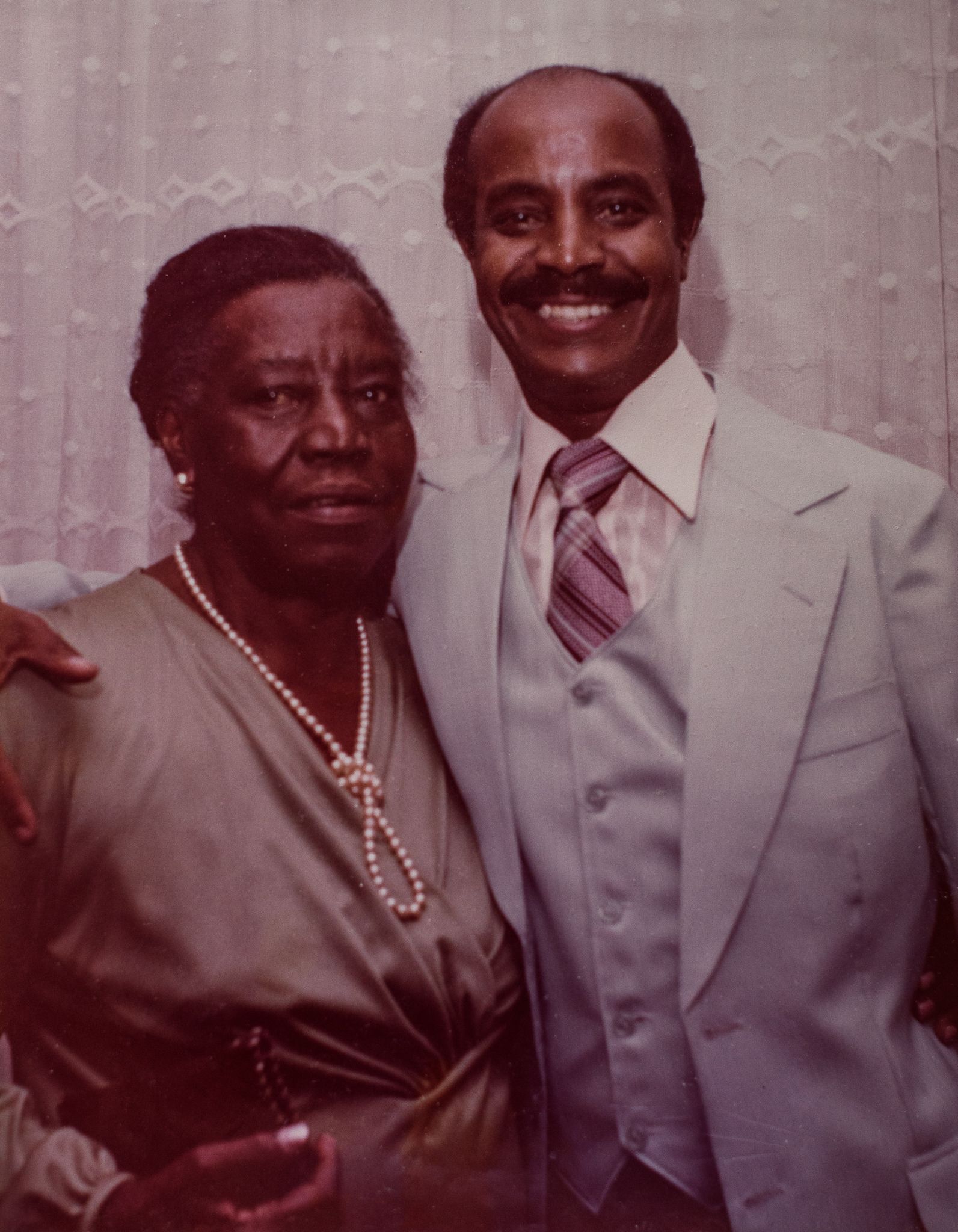 ERASURE : a cultural catalogue and descent repair in Minas Gerais, that deals with the conflicts of 'social whitening' and neglect of Brazilian History since the times of slavery. By Monique Olive - 3 - 13