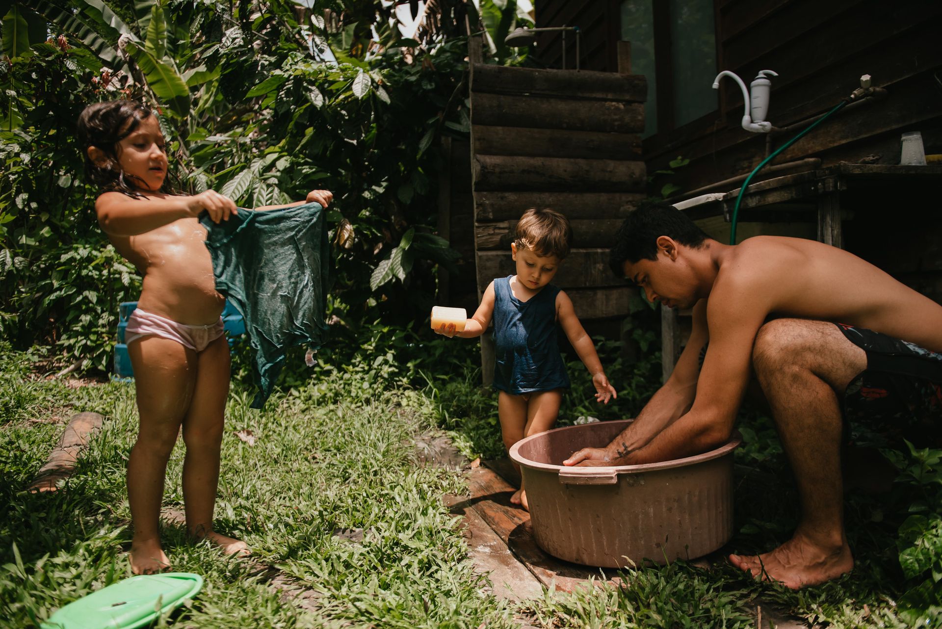 SOCIAL MAKE-UP:  The reflex of the urban crisis in major cities of Brazil by Ana Montez - 2 - 33