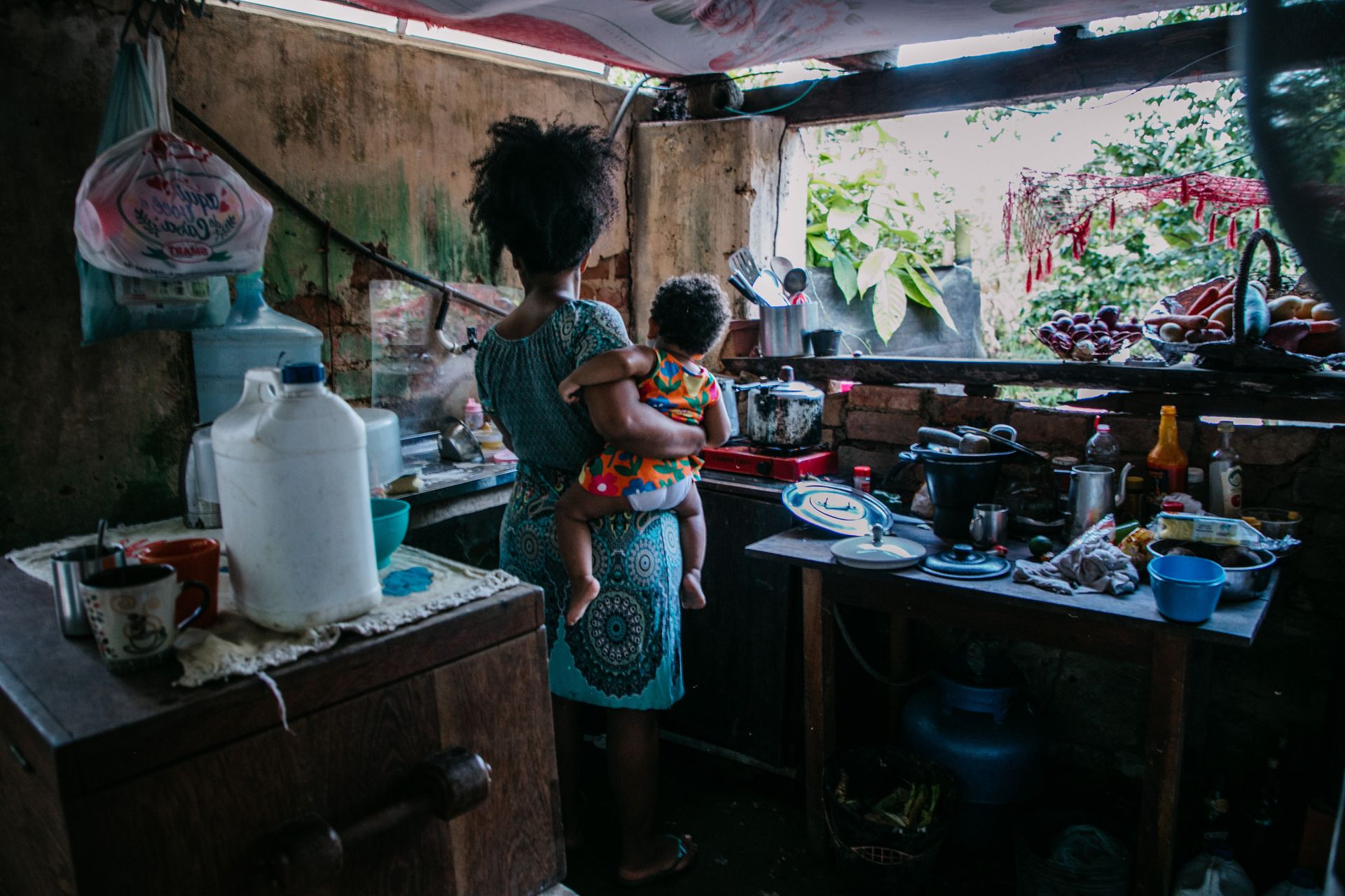 SOCIAL MAKE-UP:  The reflex of the urban crisis in major cities of Brazil by Ana Montez - 2 - 13