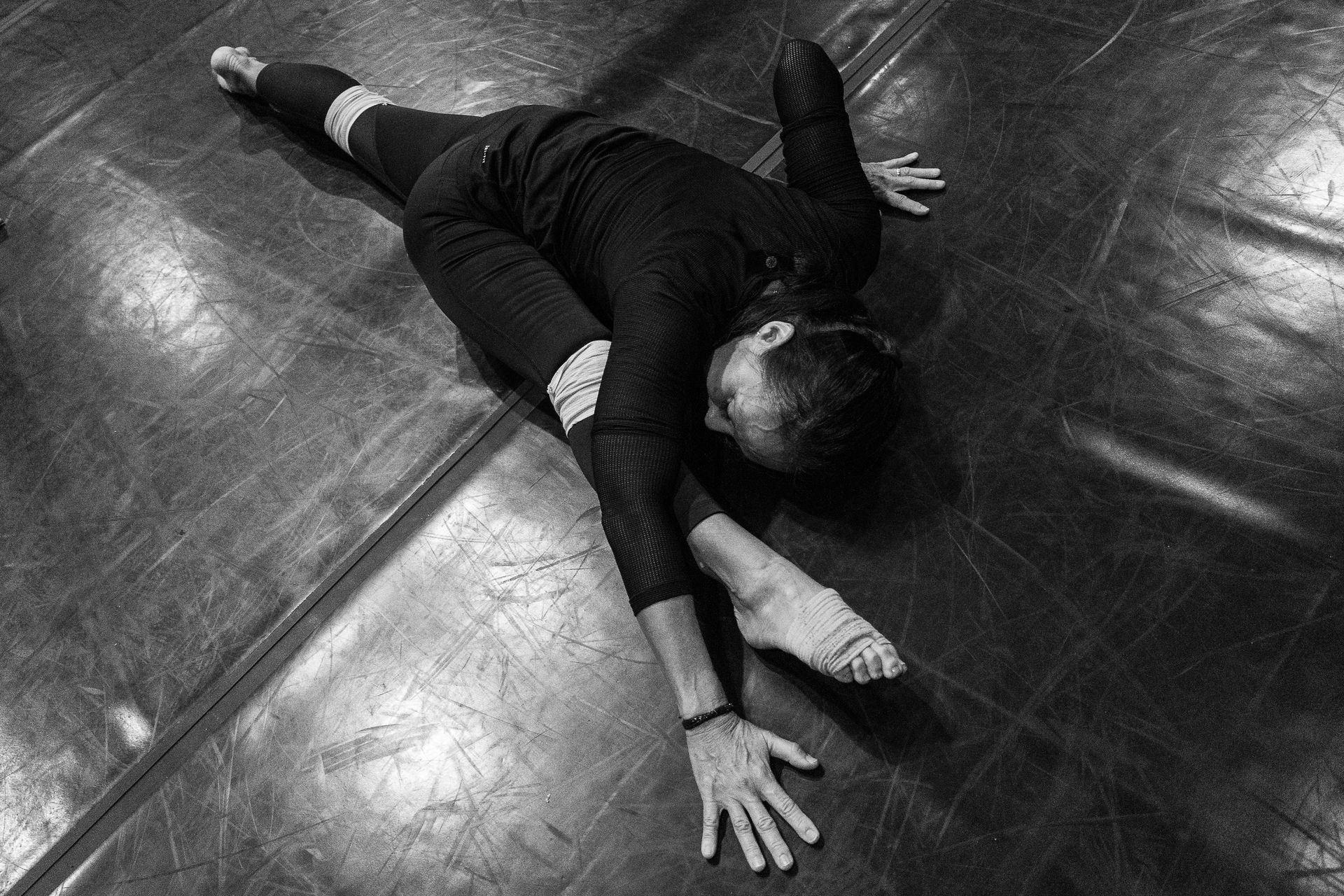 EXPIRATION DATE: The backstage of the Ageism in the Dance Scene in Brazil by Carol Pires - 2 - 26