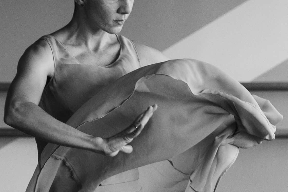 EXPIRATION DATE: The backstage of the Ageism in the Dance Scene in Brazil by Carol Pires - 2 - 13