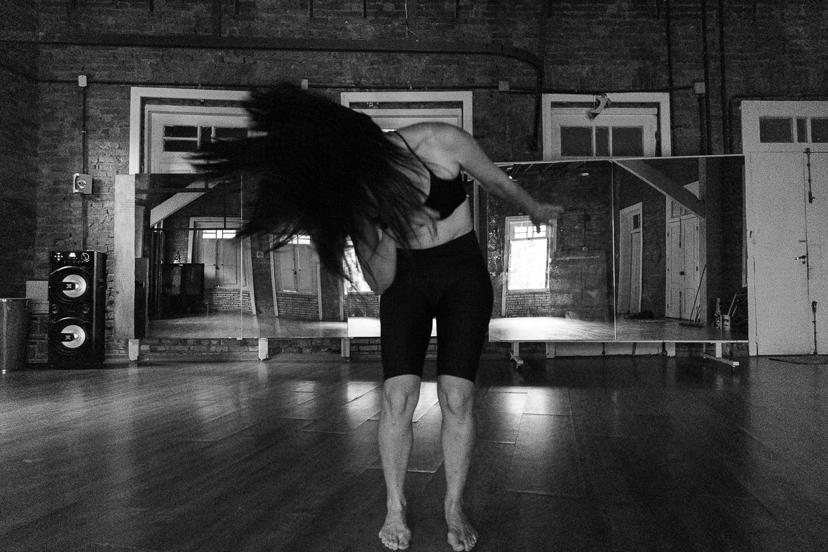 EXPIRATION DATE: The backstage of the Ageism in the Dance Scene in Brazil by Carol Pires - 2 - 9