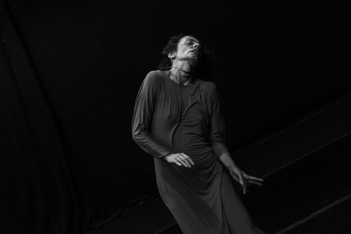 EXPIRATION DATE: The backstage of the Ageism in the Dance Scene in Brazil by Carol Pires - 2 - 2