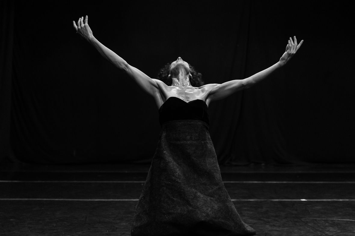 EXPIRATION DATE: The backstage of the Ageism in the Dance Scene in Brazil by Carol Pires - 2 - 3