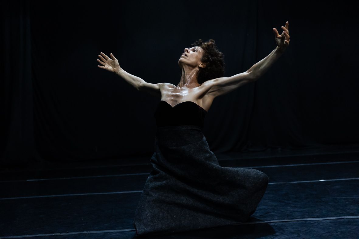 EXPIRATION DATE: The backstage of the Ageism in the Dance Scene in Brazil by Carol Pires - 3 - 5