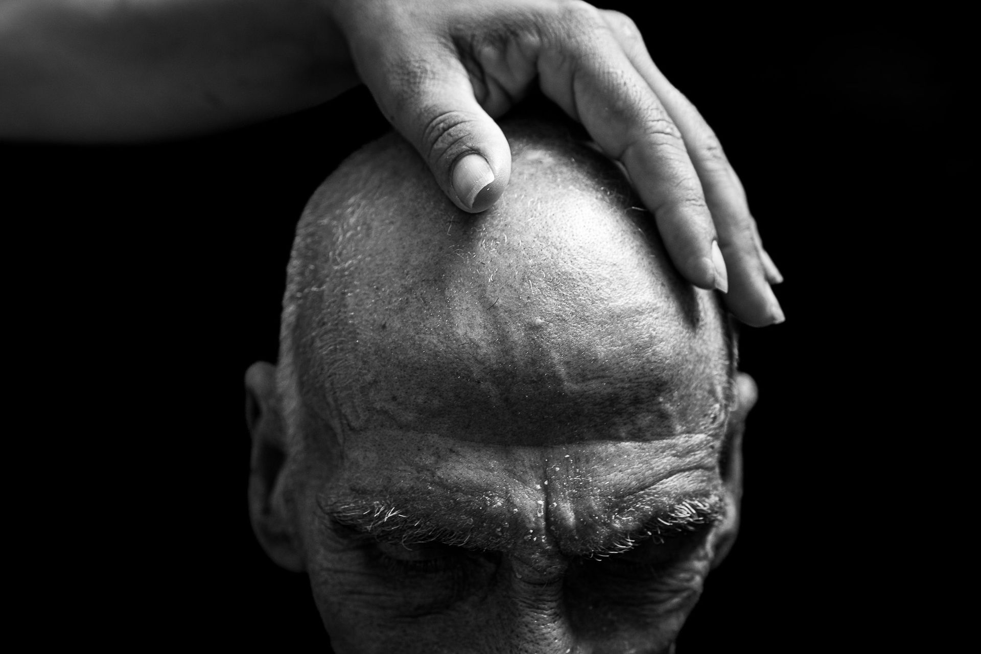 THE LAST STATION by Pri Ribeiro-  long-term care facilities and the challenges to ensure quality of life to older adults dealing with economic and mental vulnerabilities . - 2 - 44