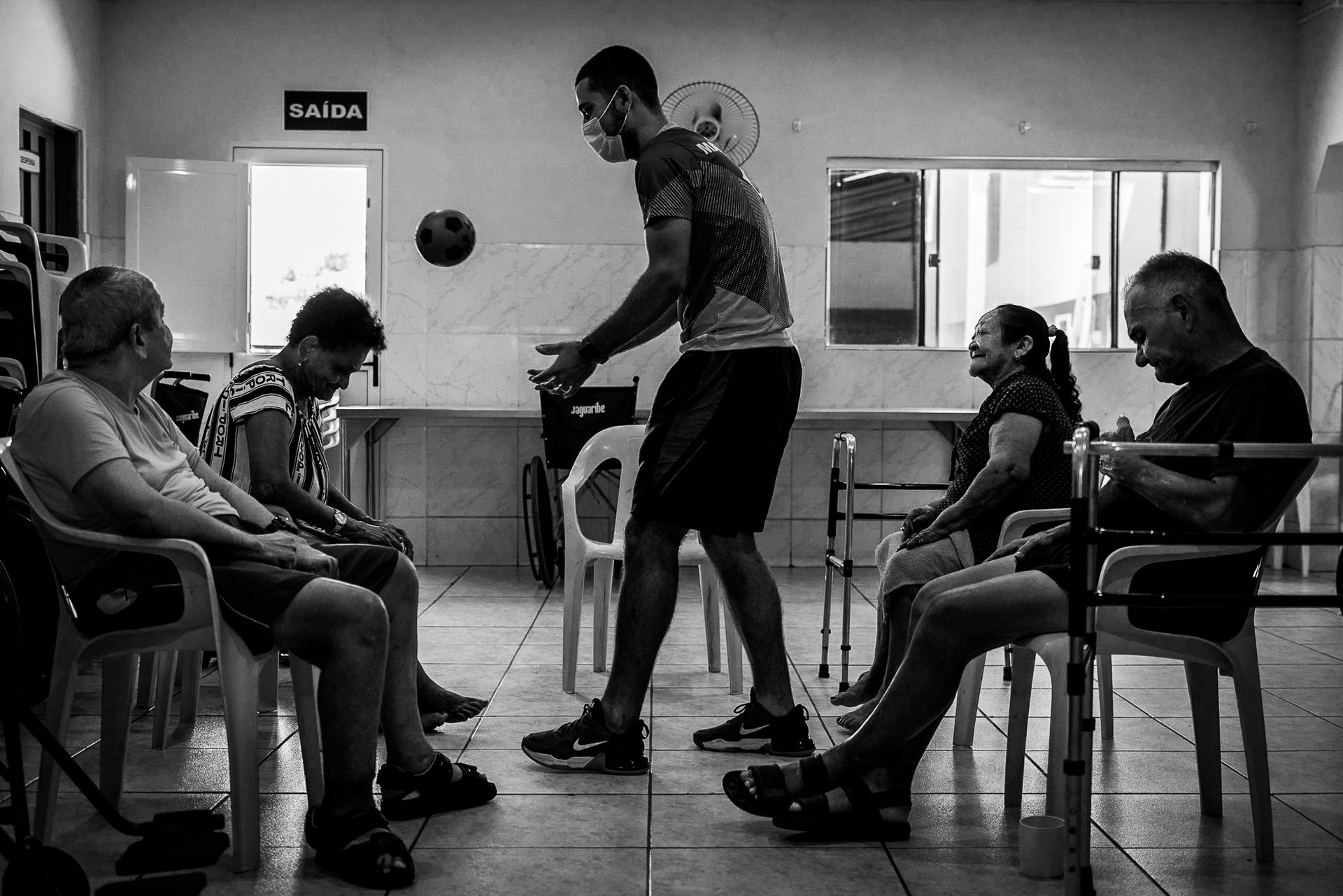 THE LAST STATION by Pri Ribeiro-  long-term care facilities and the challenges to ensure quality of life to older adults dealing with economic and mental vulnerabilities . - 2 - 43