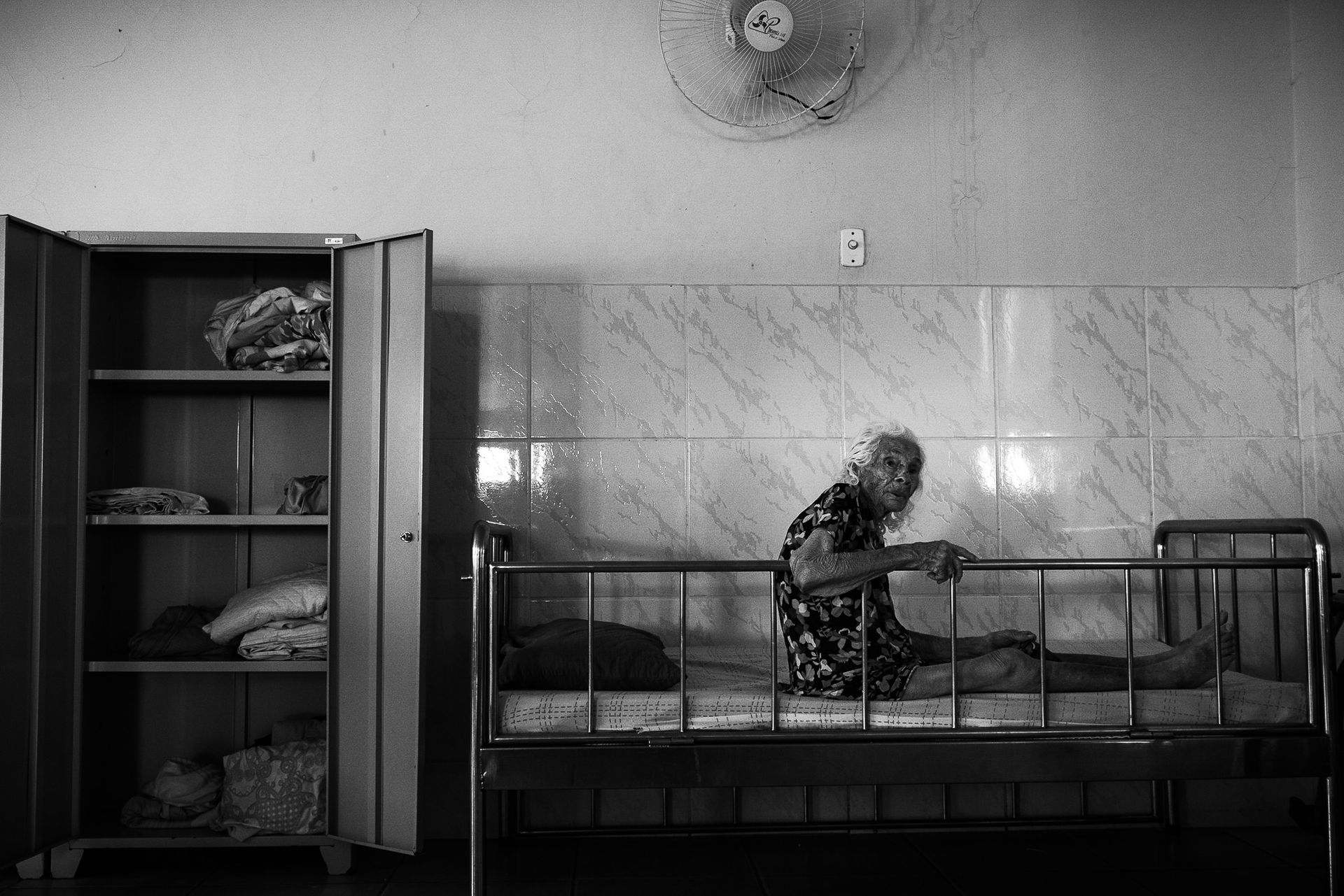 THE LAST STATION by Pri Ribeiro-  long-term care facilities and the challenges to ensure quality of life to older adults dealing with economic and mental vulnerabilities . - 2 - 39