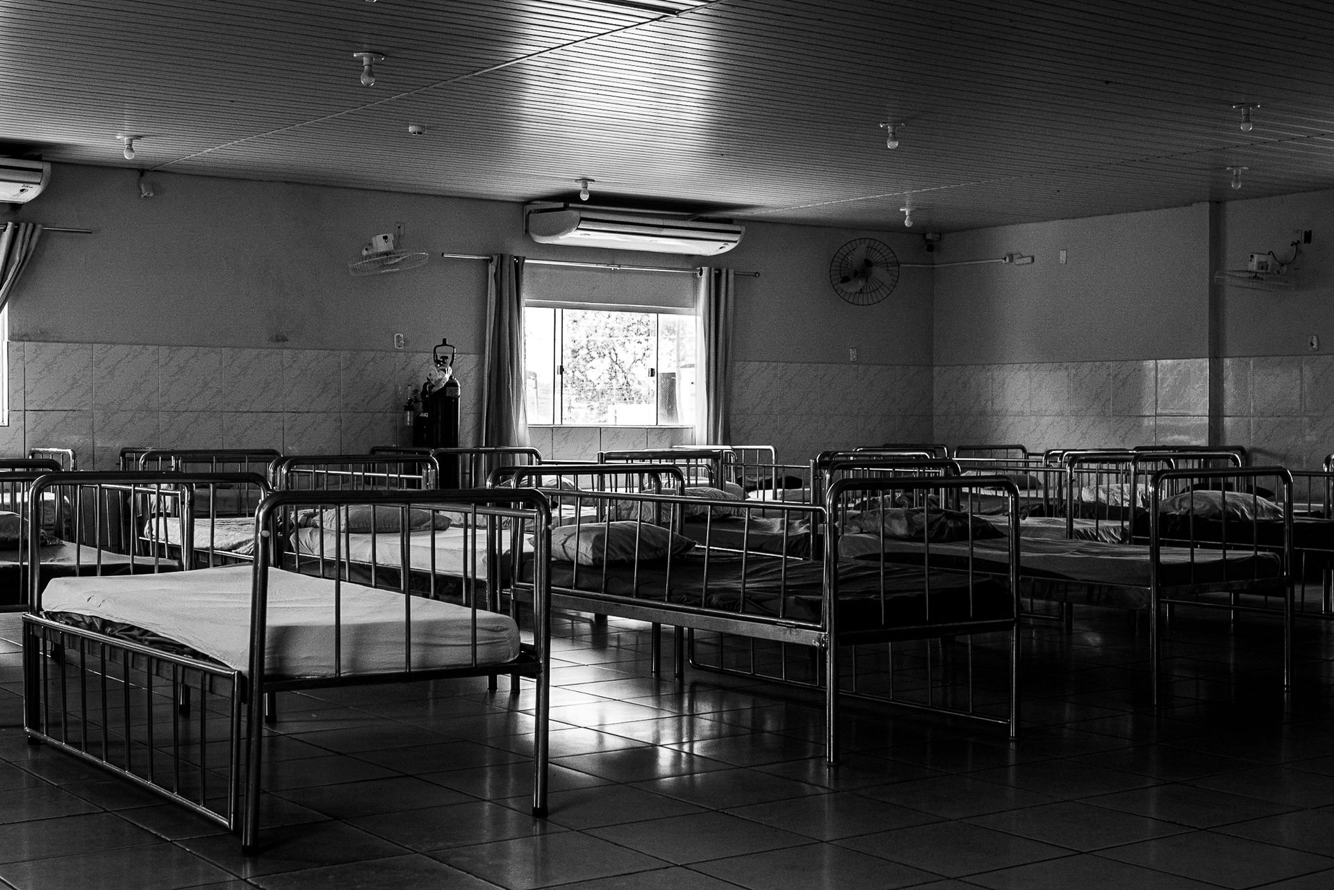 THE LAST STATION by Pri Ribeiro-  long-term care facilities and the challenges to ensure quality of life to older adults dealing with economic and mental vulnerabilities . - 2 - 40