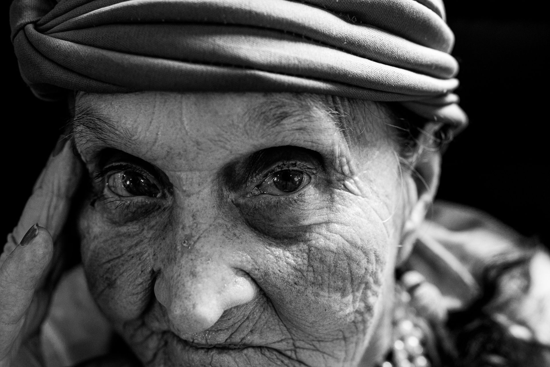 THE LAST STATION by Pri Ribeiro-  long-term care facilities and the challenges to ensure quality of life to older adults dealing with economic and mental vulnerabilities . - 2 - 34