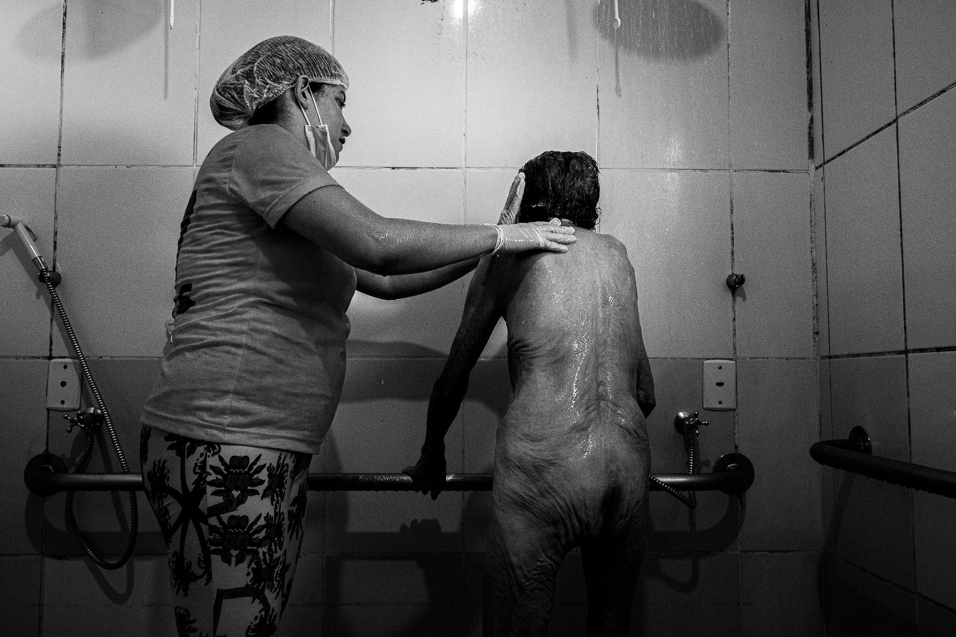 THE LAST STATION by Pri Ribeiro-  long-term care facilities and the challenges to ensure quality of life to older adults dealing with economic and mental vulnerabilities . - 2 - 12