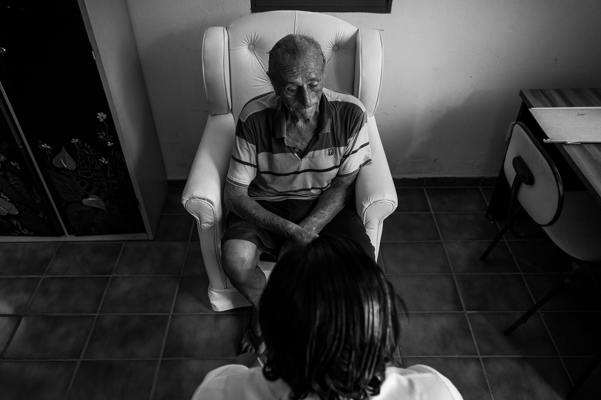 THE LAST STATION by Pri Ribeiro-  long-term care facilities and the challenges to ensure quality of life to older adults dealing with economic and mental vulnerabilities . - 2 - 3