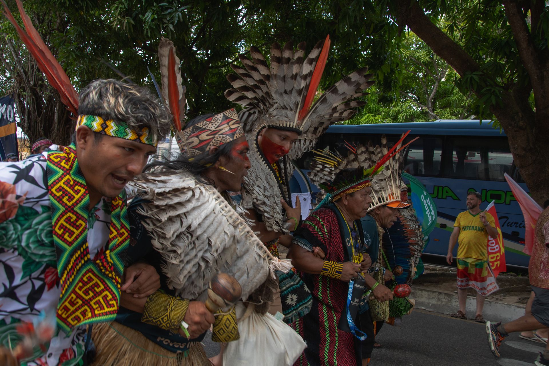 NORTHERN BRAZIL: IDENTITY UNDER CLIMATE PRESSURE a long term investivagion of silent effects of the new transformative landscape of the North of Brazil dealing with its endangered traditions, ecosystems and human stories by Nádia Borborema - 2 - 15