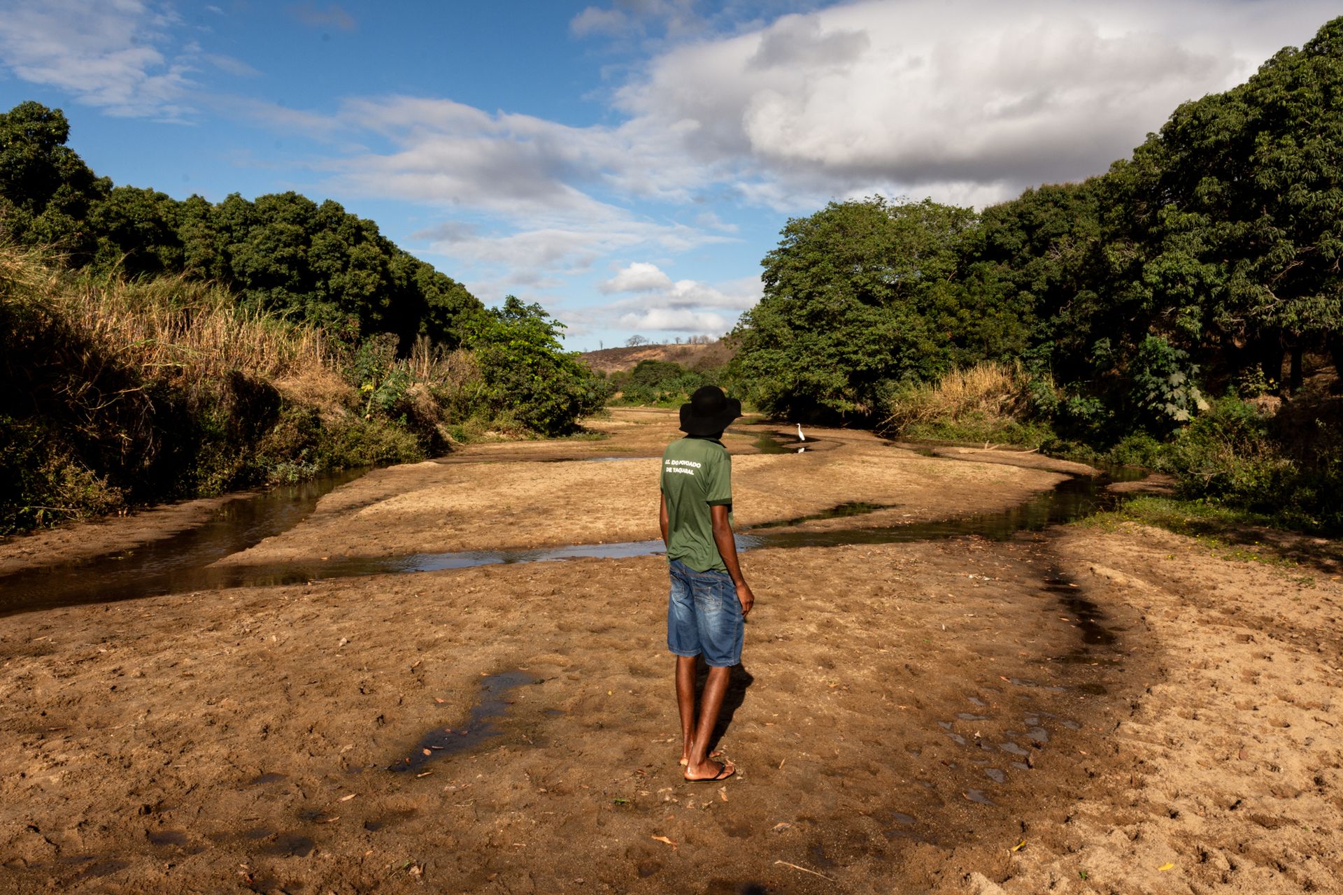 THE HUMAN AND ENVIRONMENTAL COST OF LITHIUM:A long-term investigation into the silent environmental and social challenges surrounding lithium extraction in Brazil, by Priscila Ribeiro. - 2 - 1