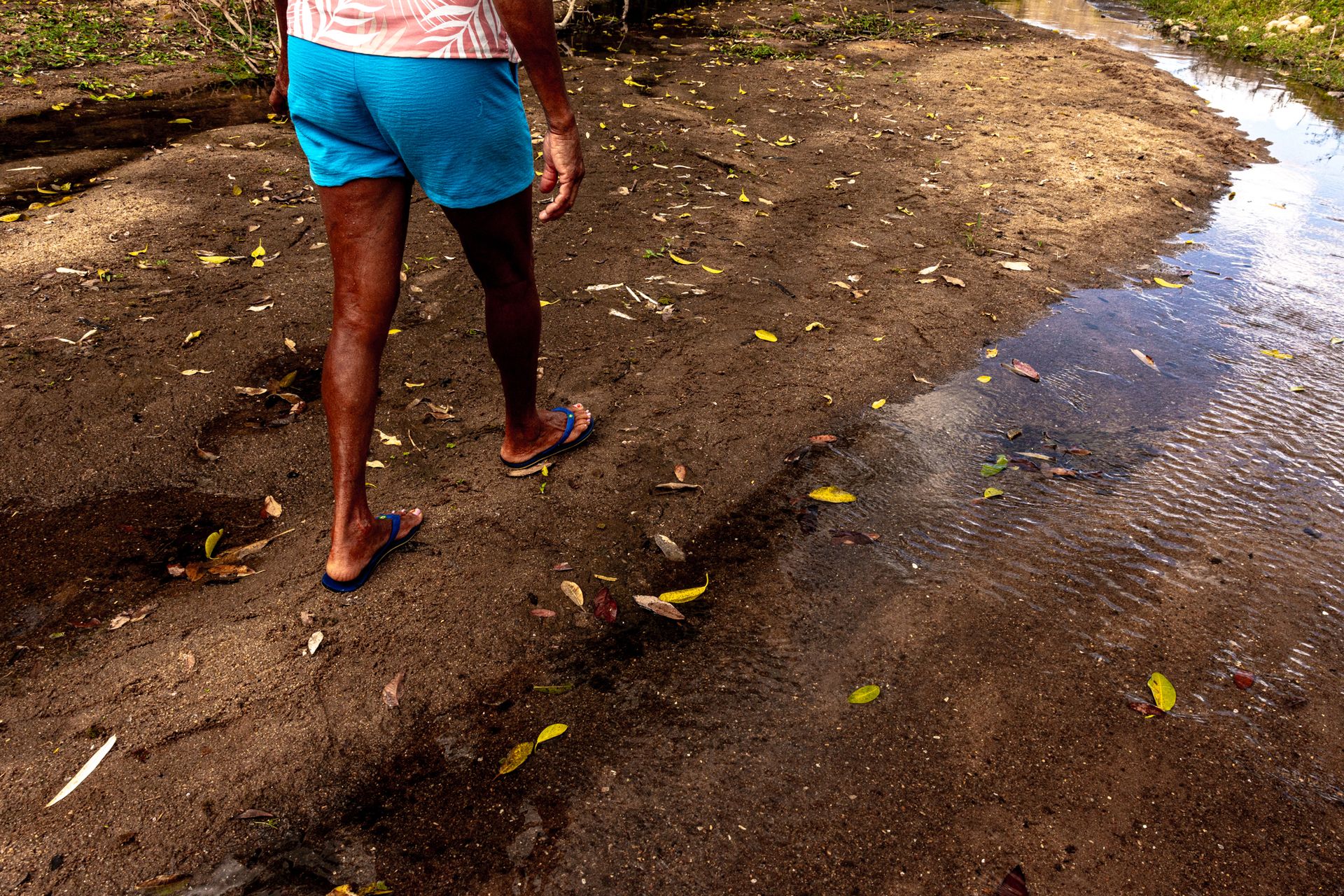 THE HUMAN AND ENVIRONMENTAL COST OF LITHIUM:A long-term investigation into the silent environmental and social challenges surrounding lithium extraction in Brazil, by Priscila Ribeiro. - 2 - 10