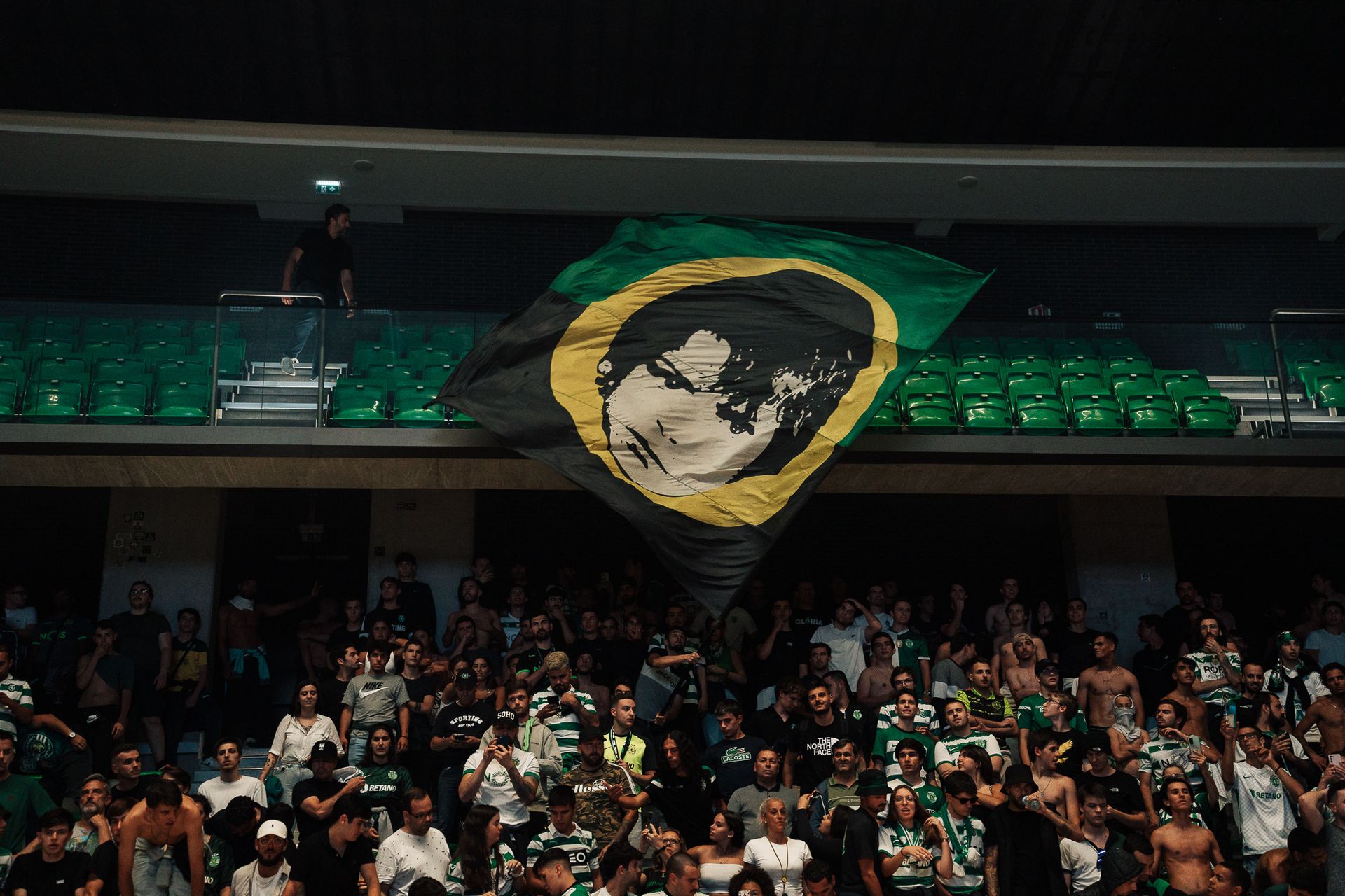 Sporting C.P // Tricampeão Nacional FutSal - 2 - 0