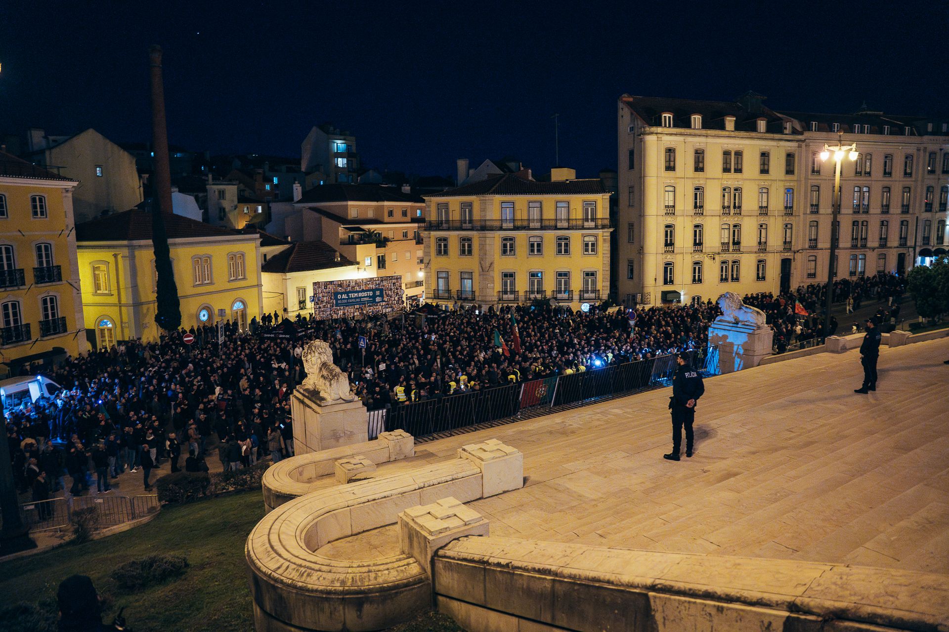 Concentração de Polícias - 2 - 0