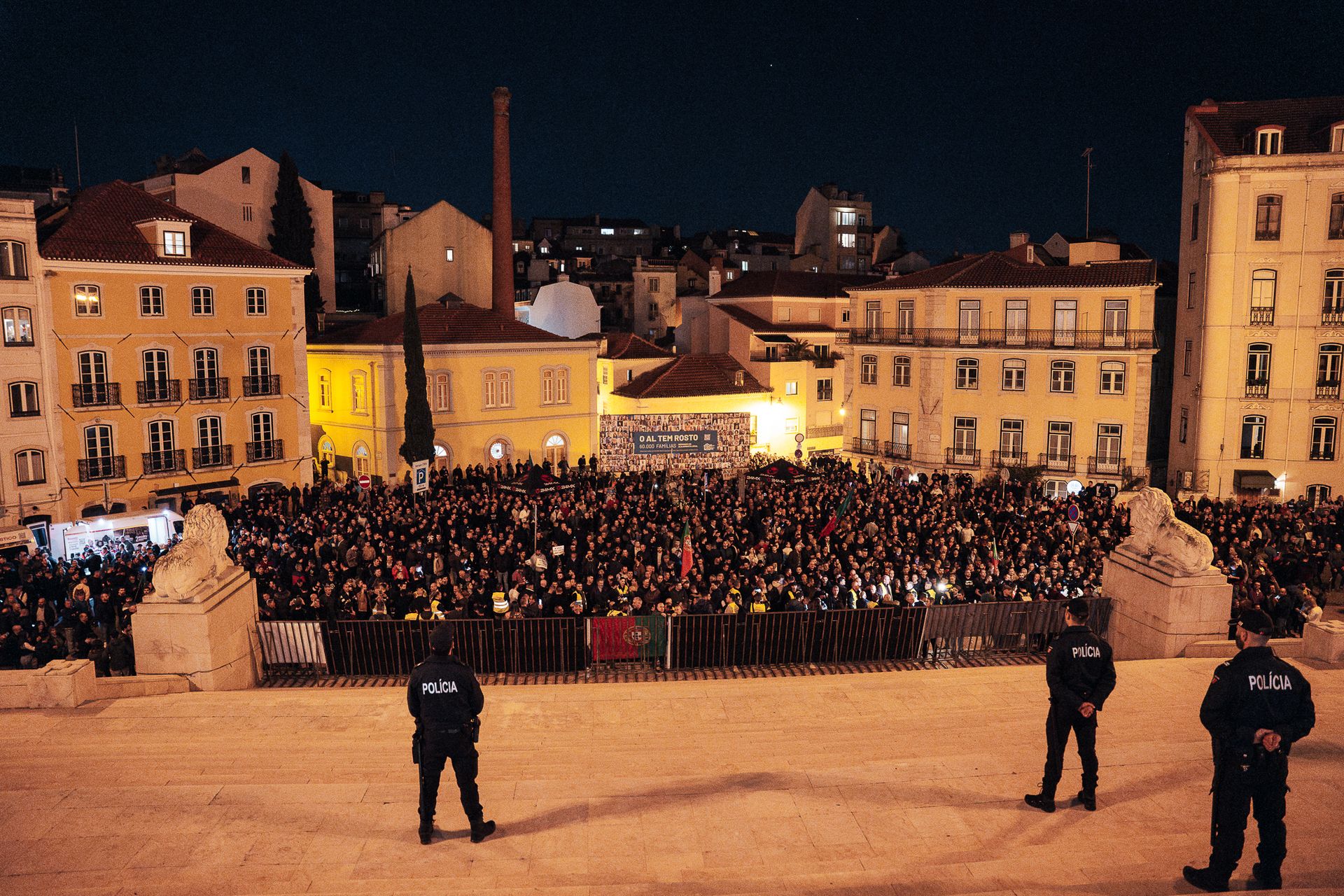 Concentração de Polícias - 2 - 0