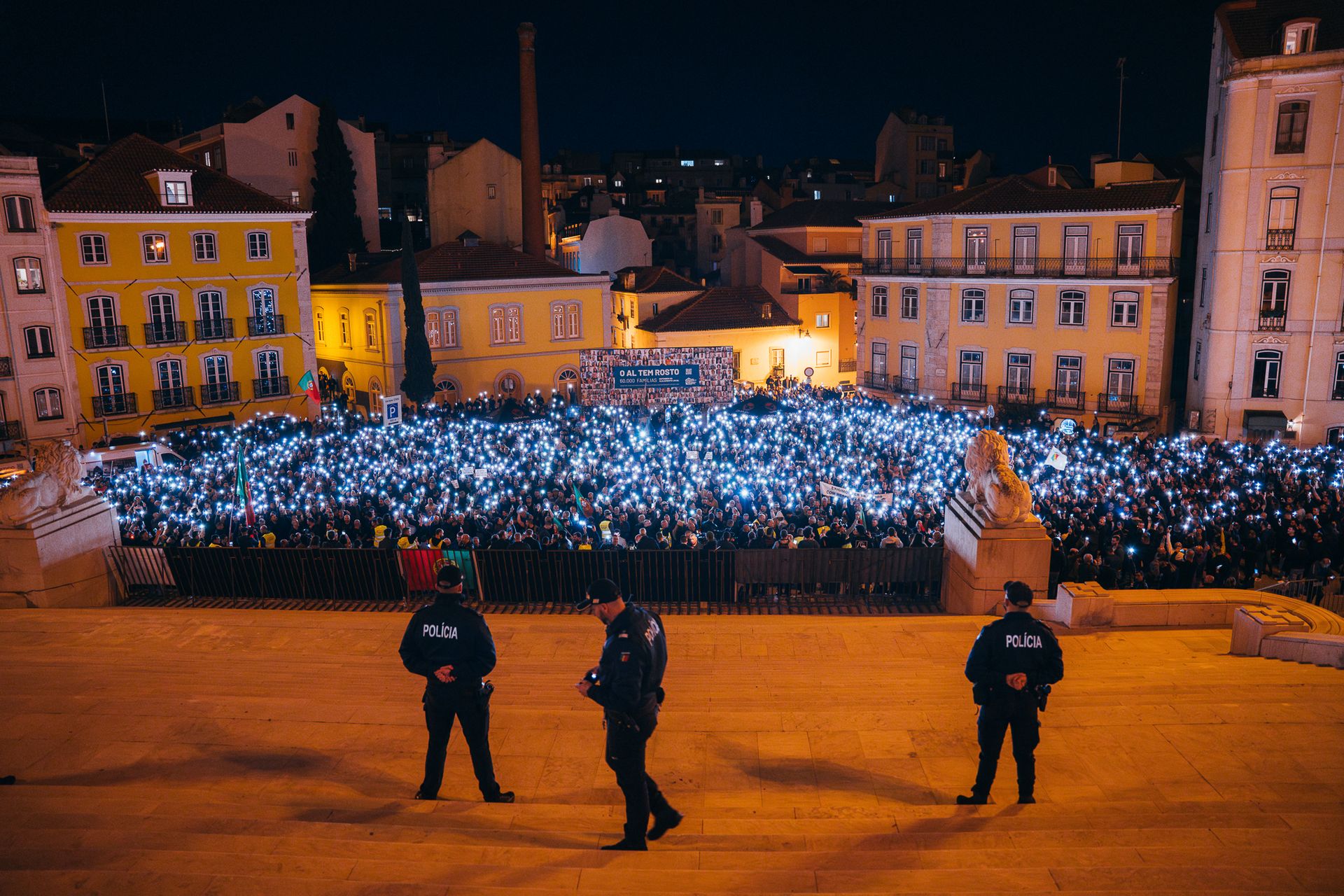 Concentração de Polícias - 2 - 0