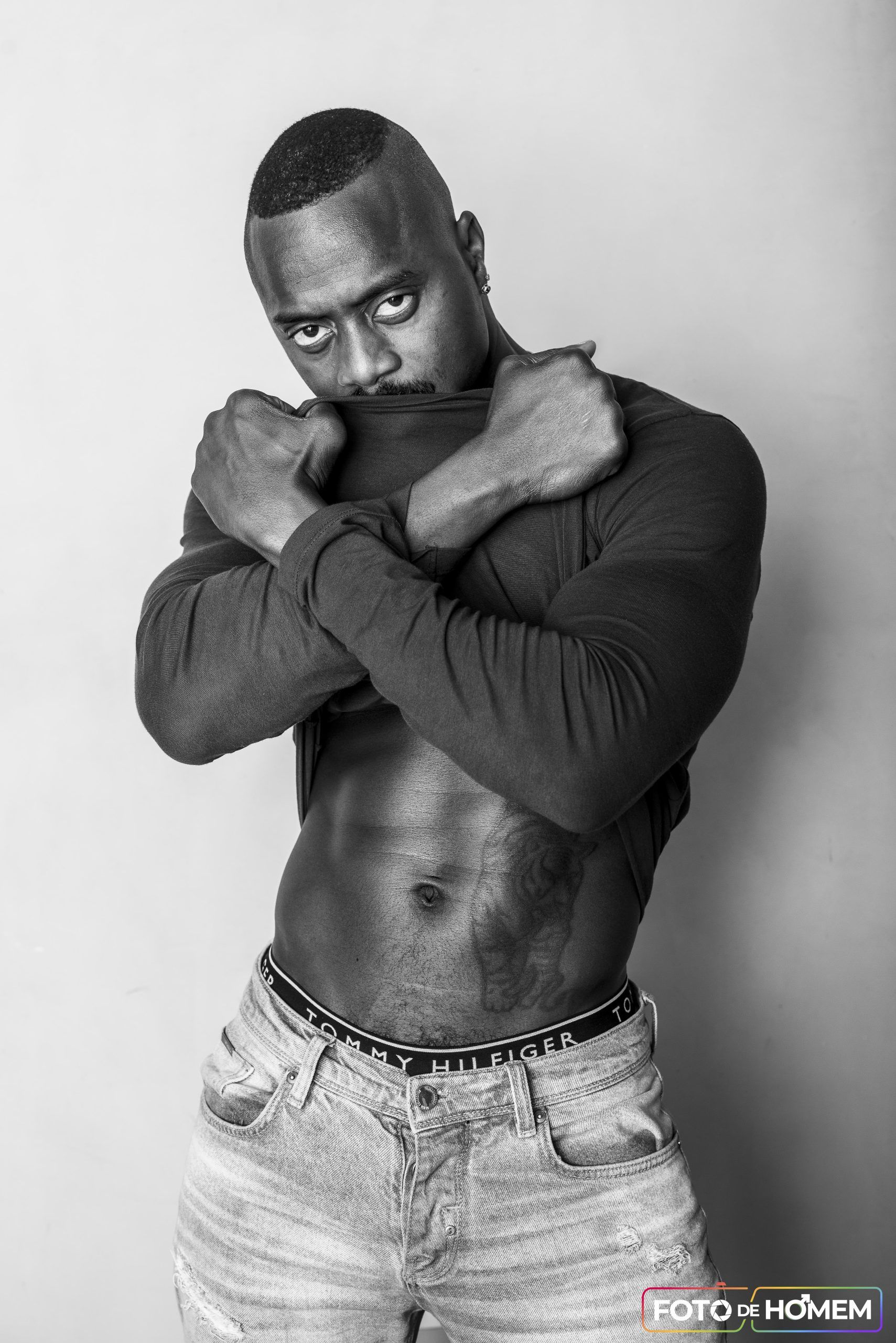 Ensaio fotográfico masculino em São Paulo: modelo Ely, de Miami, posa no Edifício Copan com Eberson Teodoro - 2 - 11