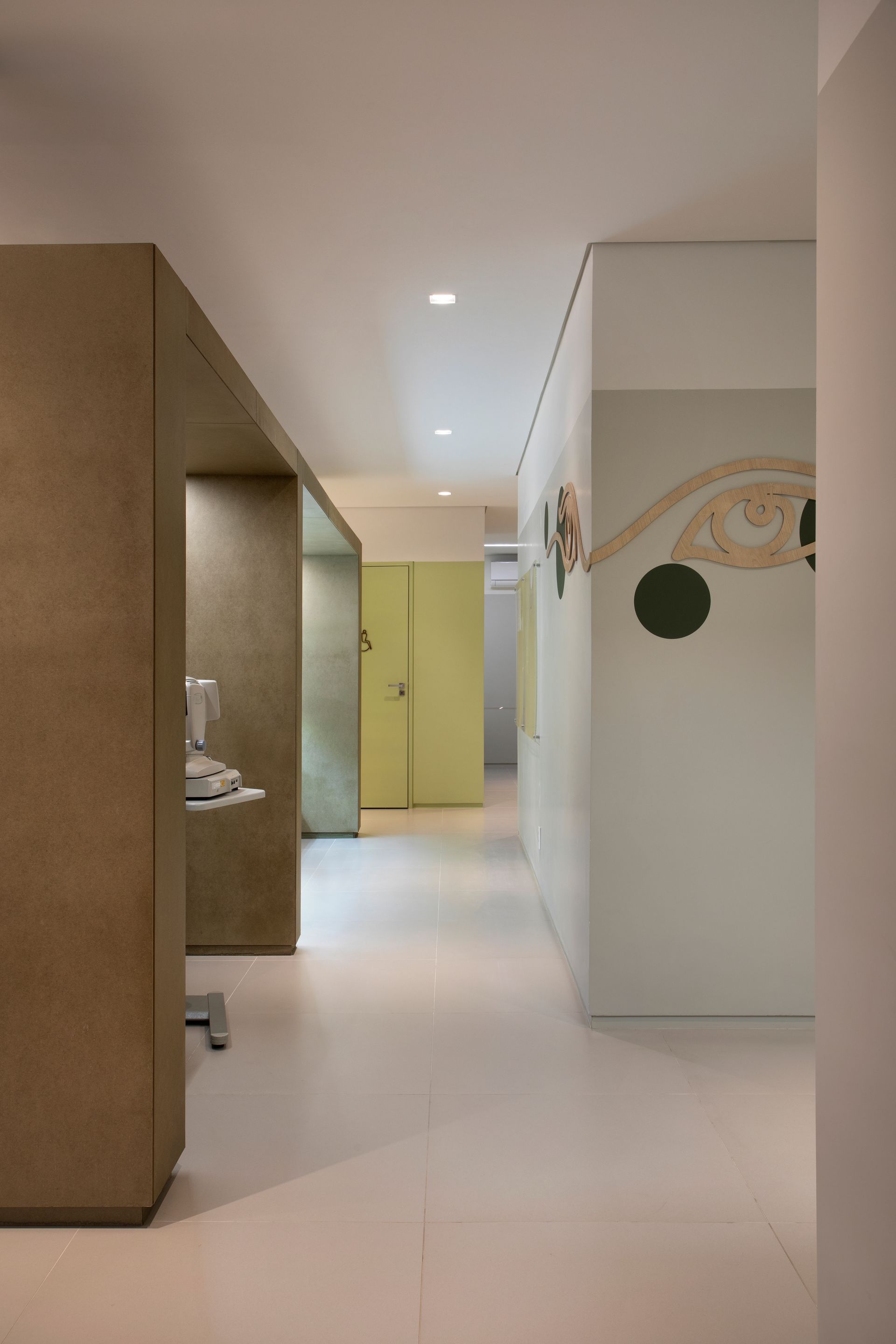 OLHO CLÍNICA - 18 - 0