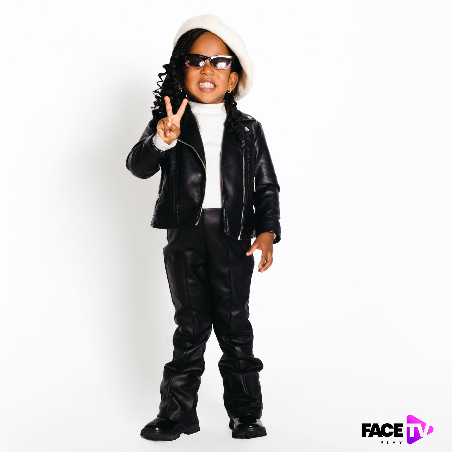 Laura Helena - 2 - 0