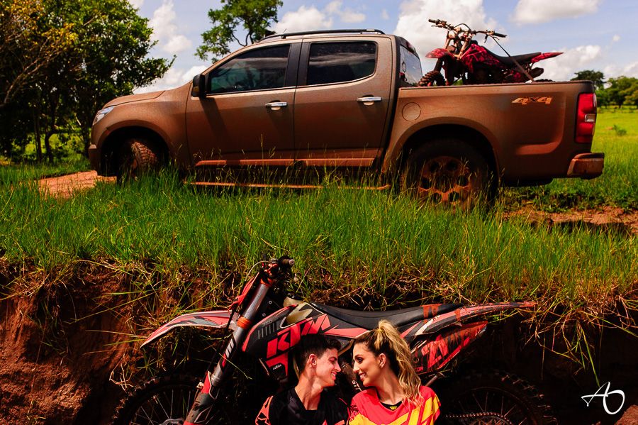 Pré-Wedding na Natureza: O Ensaio Divertido e Alegre de Ana e Lucimar na Fazenda - 2 - 14