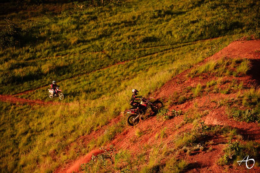Pré-Wedding na Natureza: O Ensaio Divertido e Alegre de Ana e Lucimar na Fazenda - 2 - 2
