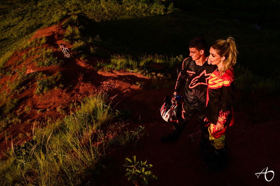 Pré-Wedding na Natureza: O Ensaio Divertido e Alegre de Ana e Lucimar na Fazenda - 2 - 9