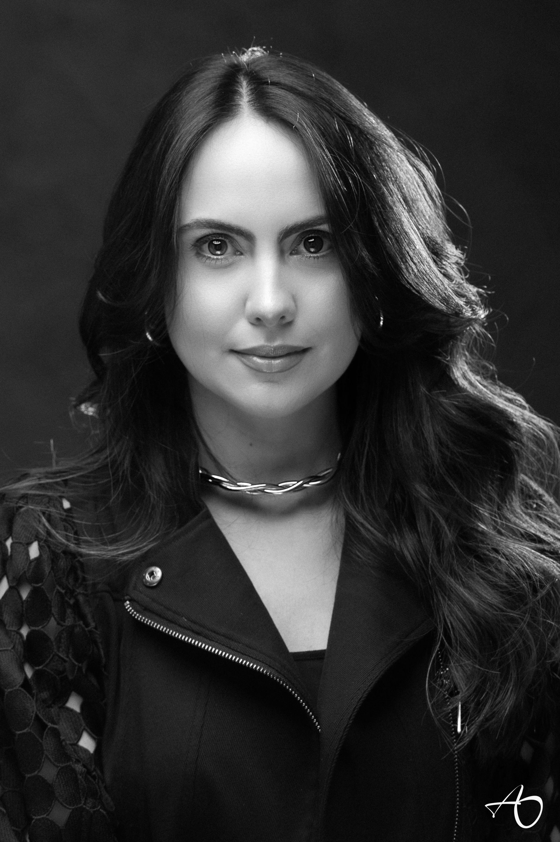 Retrato Corporativo Linkedin Marilia - 2 - 2