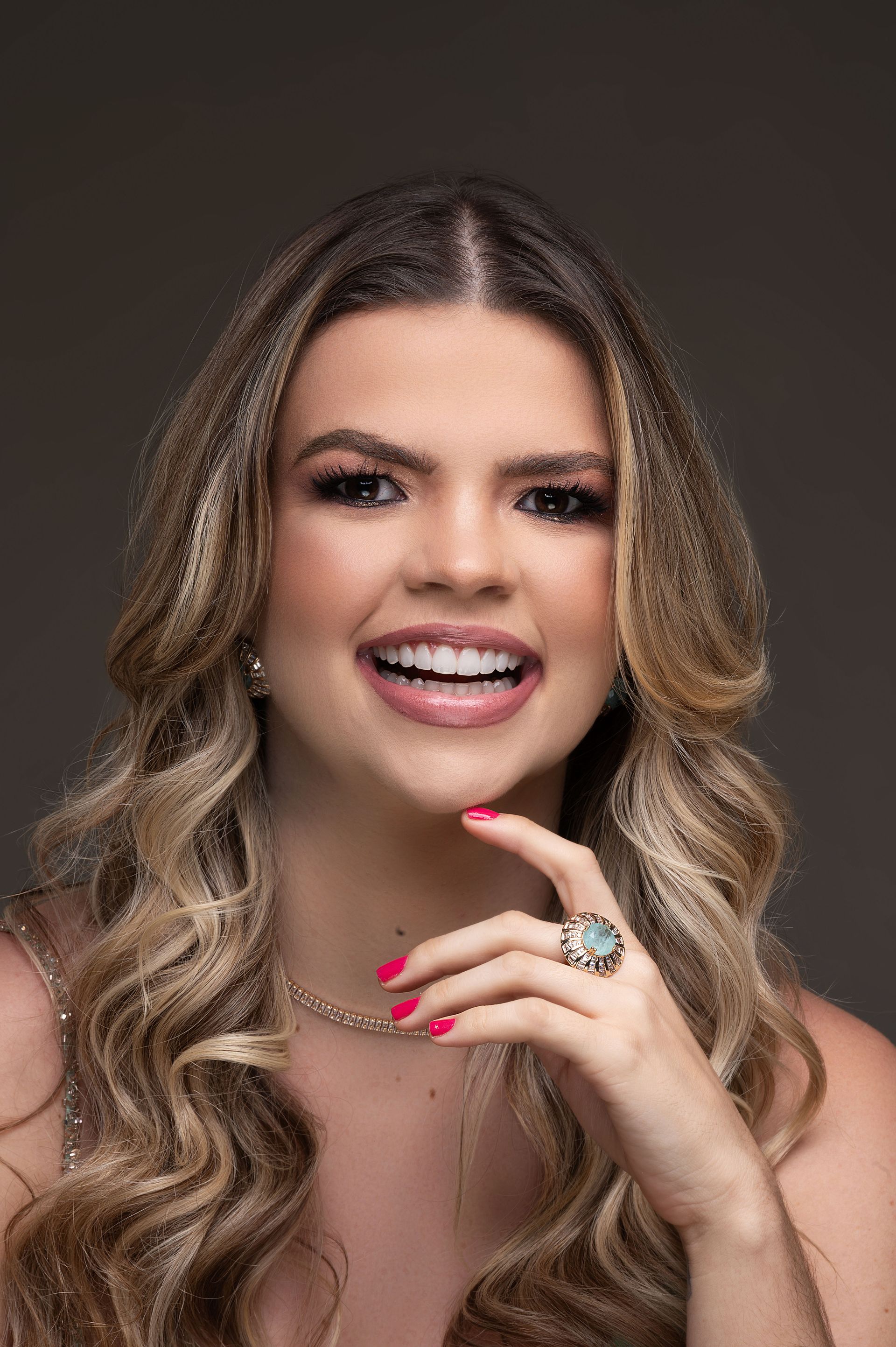 Fotos Corporativas da Dra. Lara Andrade: Jovialidade e Profissionalismo em Destaque - 2 - 2