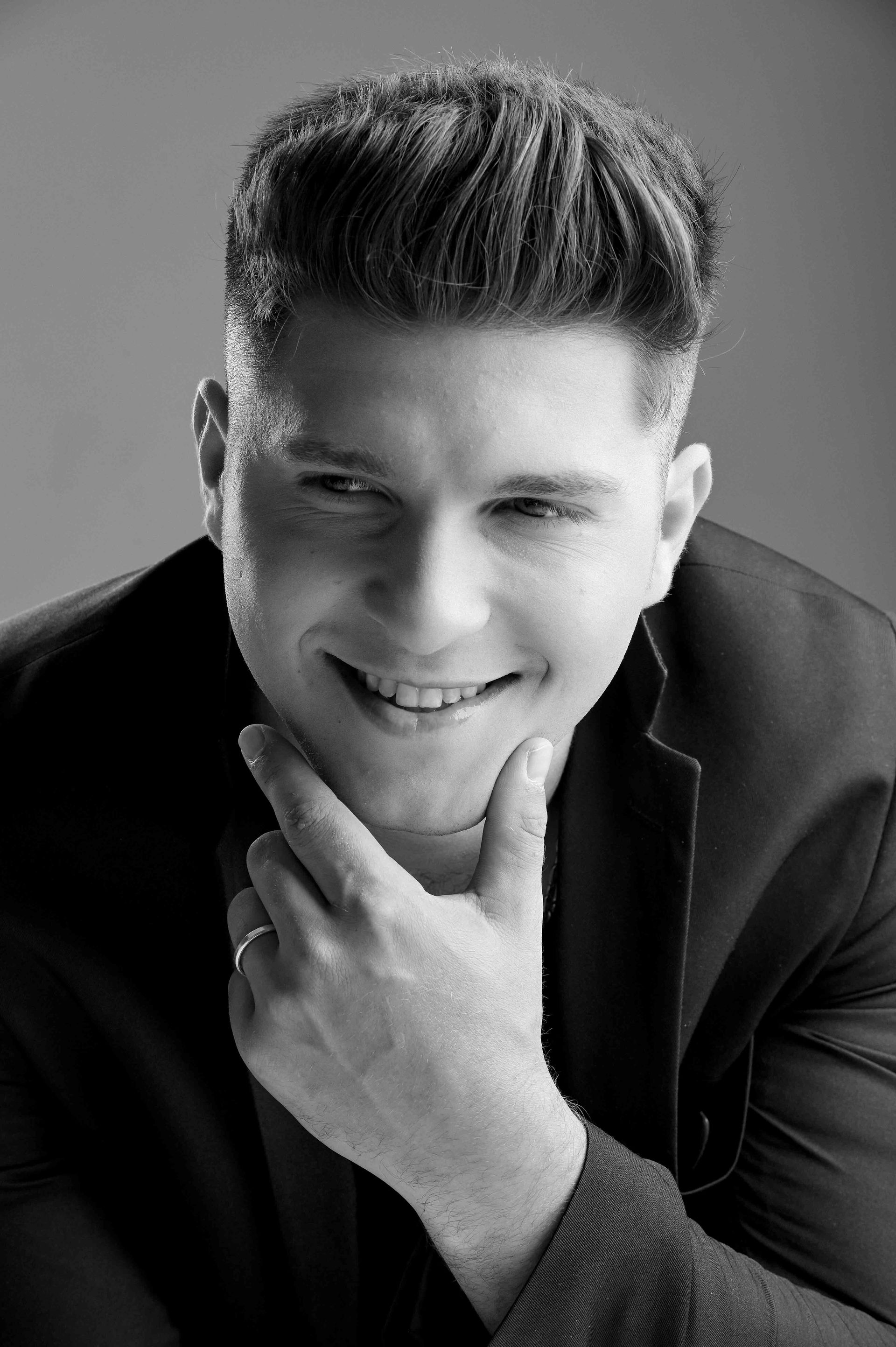 Fotos Corporativas para Cantores: Capturando a Essência de Matheus Ferreira - 2 - 2