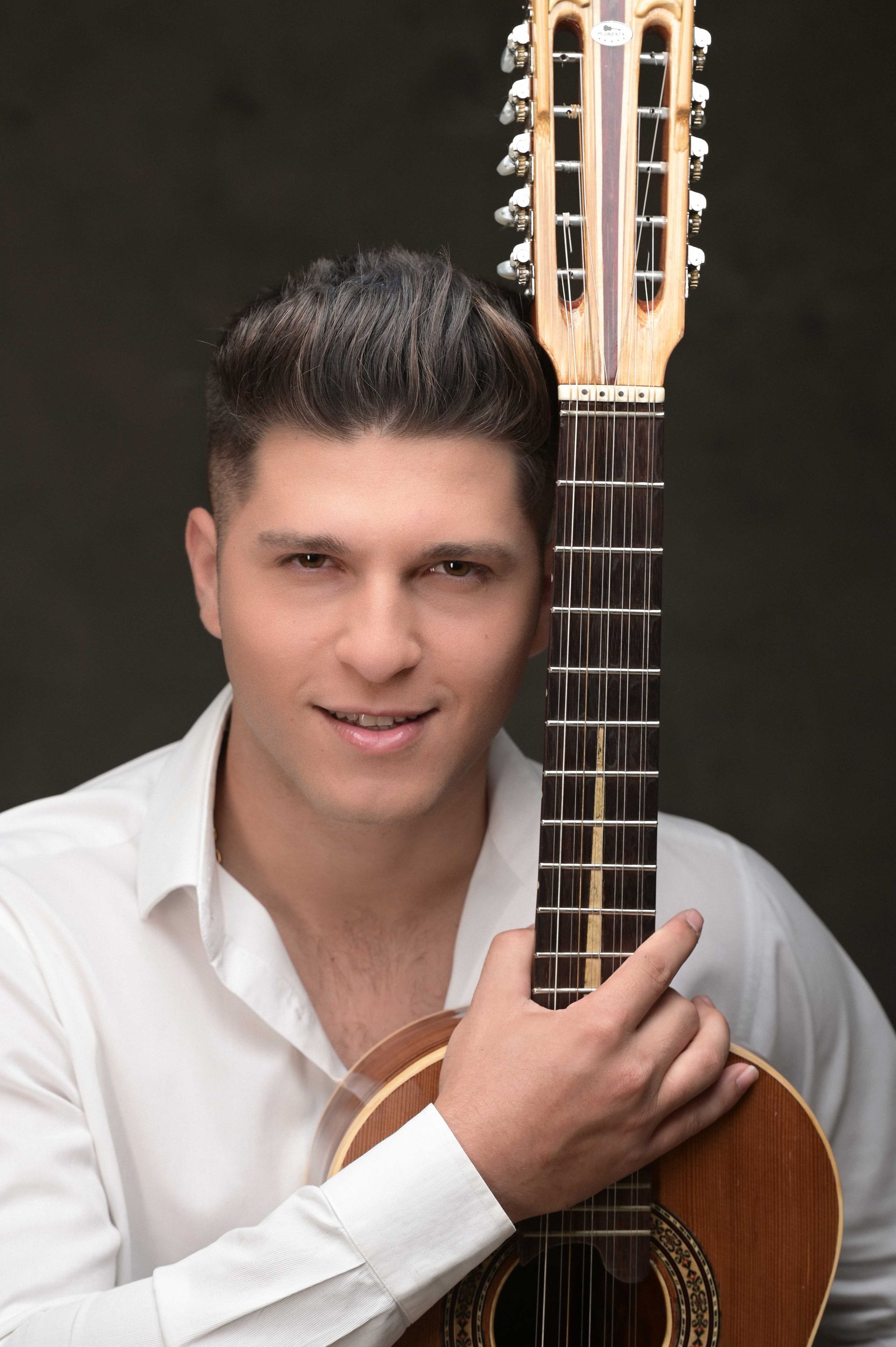 Fotos Corporativas para Cantores: Capturando a Essência de Matheus Ferreira - 2 - 0