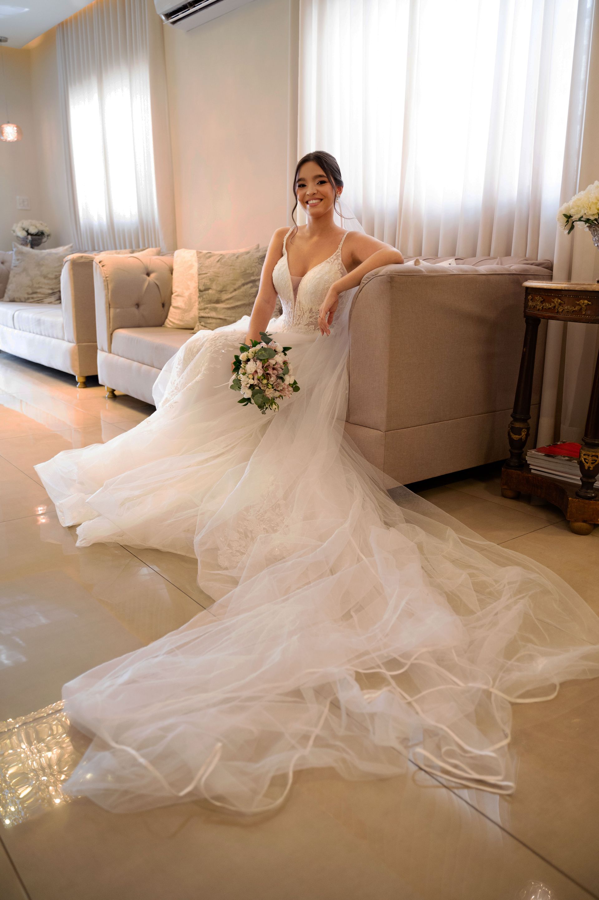 “Joice Capoli: Consultoria de Imagem para Noivas – Uma Nova Tendência no Universo dos Casamentos” - 2 - 2