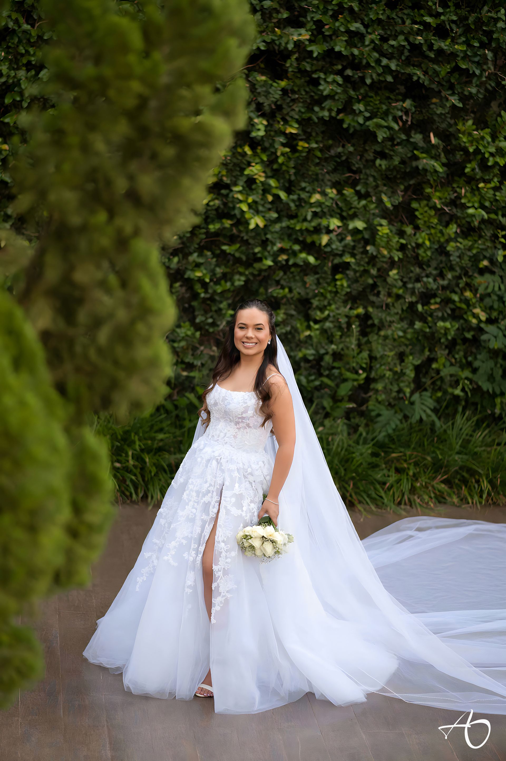 Prova do Vestido de Noiva Dayene – Um Momento Único em Uberlândia-MG - 2 - 25