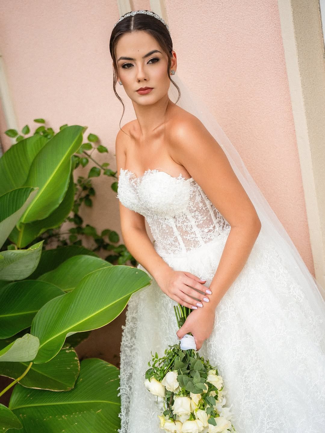 Editorial Primazia em Uberaba: Vestidos de Noiva 2026 e 2027 que unem elegância, modernidade e personalidade - 2 - 26