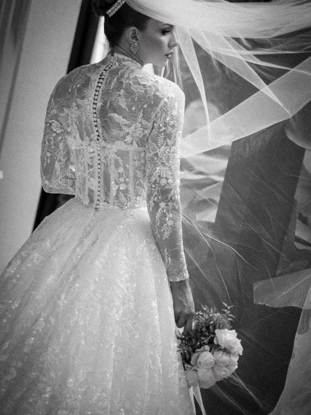 Editorial Primazia em Uberaba: Vestidos de Noiva 2026 e 2027 que unem elegância, modernidade e personalidade - 2 - 17