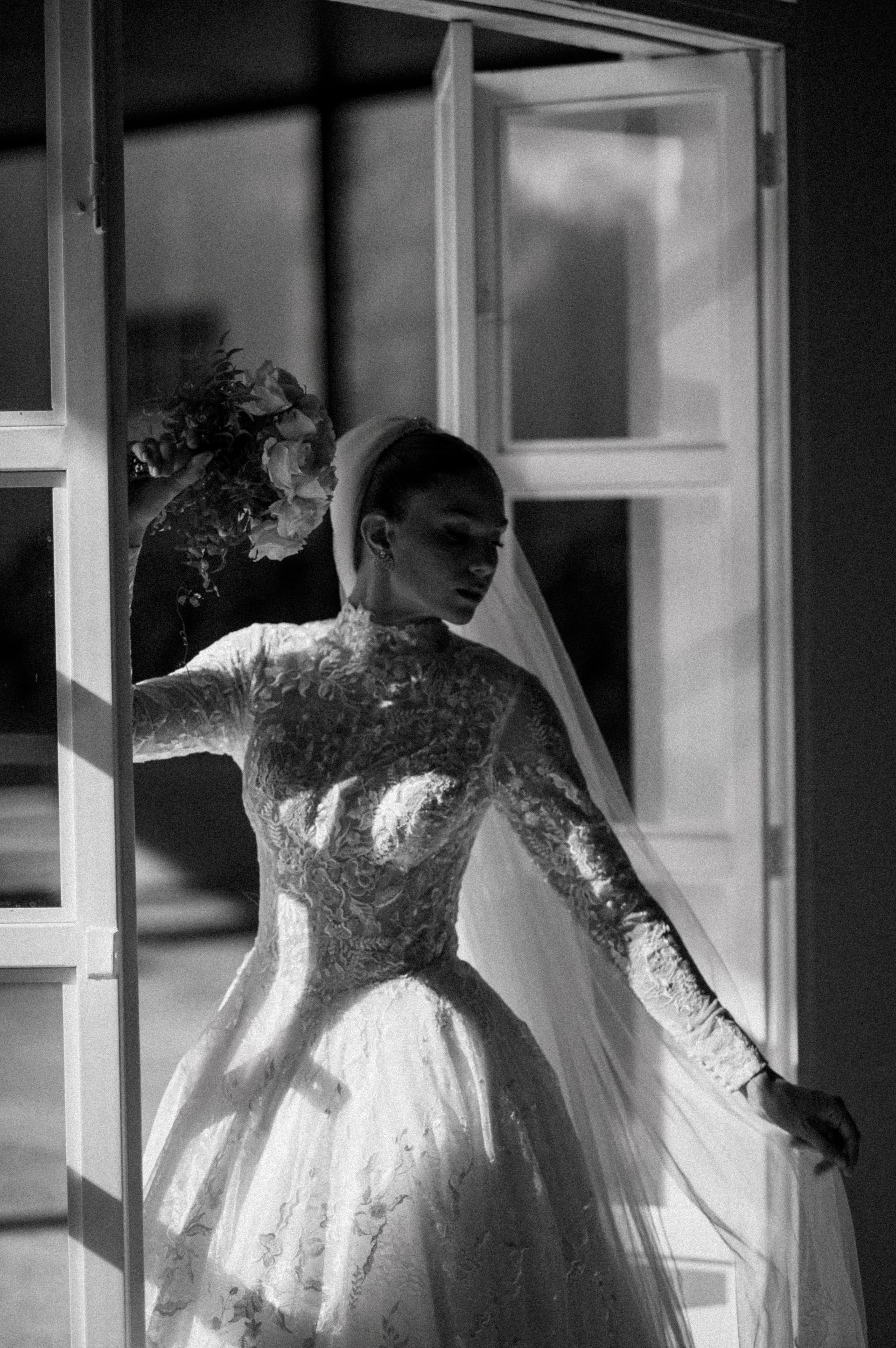 Editorial Primazia em Uberaba: Vestidos de Noiva 2026 e 2027 que unem elegância, modernidade e personalidade - 3 - 21