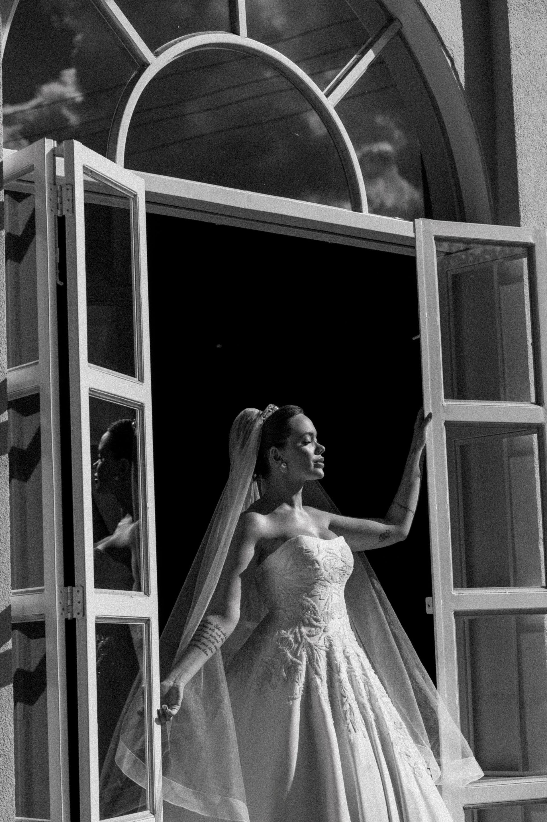 Editorial Primazia em Uberaba: Vestidos de Noiva 2026 e 2027 que unem elegância, modernidade e personalidade - 3 - 25