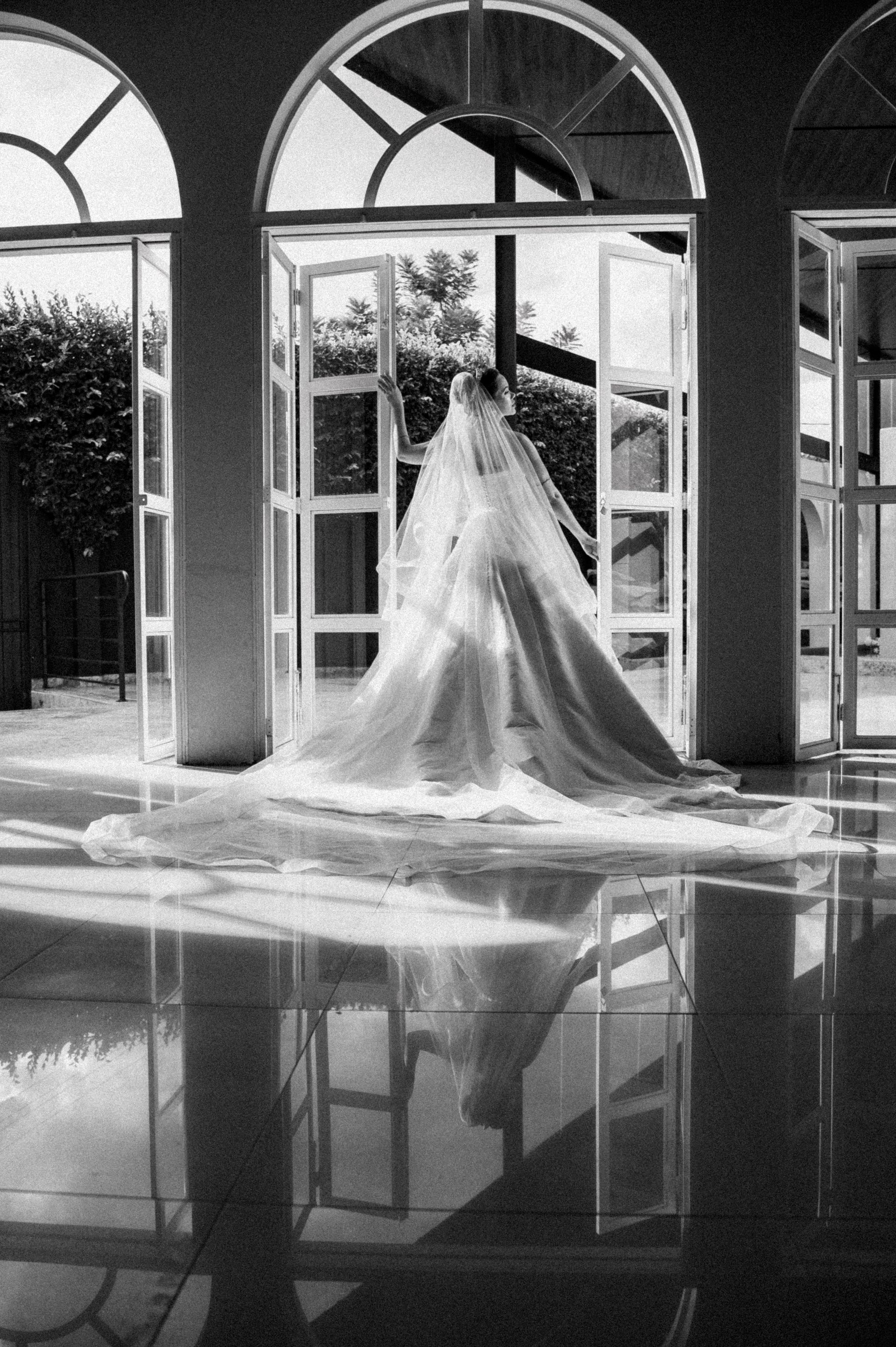 Editorial Primazia em Uberaba: Vestidos de Noiva 2026 e 2027 que unem elegância, modernidade e personalidade - 3 - 31