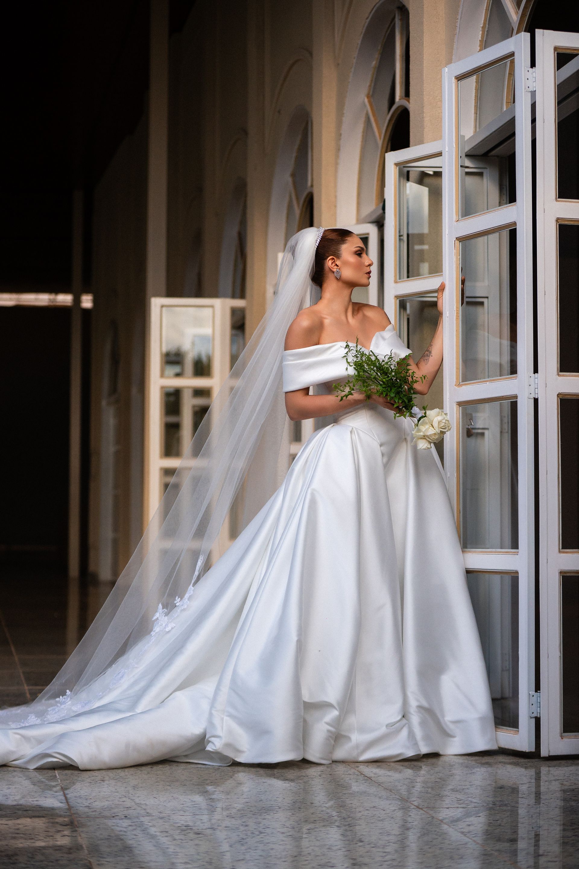 Editorial Primazia em Uberaba: Vestidos de Noiva 2026 e 2027 que unem elegância, modernidade e personalidade - 3 - 45