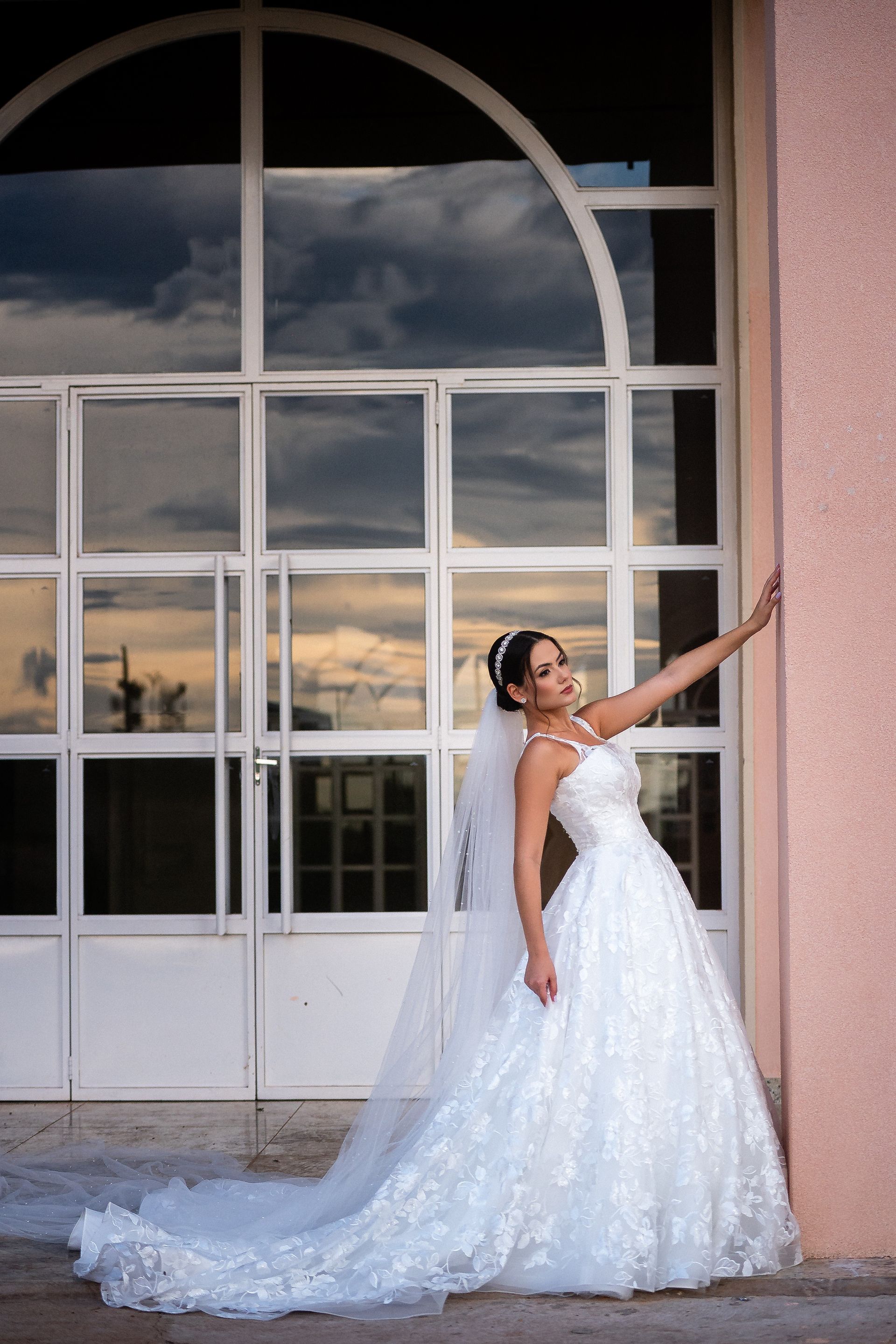Editorial Primazia em Uberaba: Vestidos de Noiva 2026 e 2027 que unem elegância, modernidade e personalidade - 3 - 42