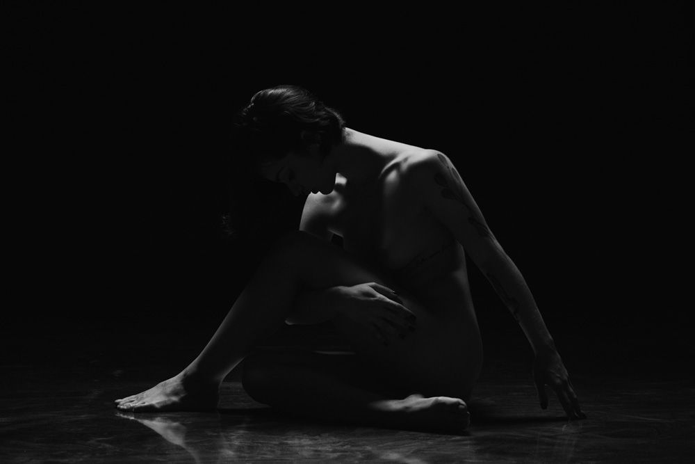 Dança das Sombras: Elegância e Expressão - 4 - 0