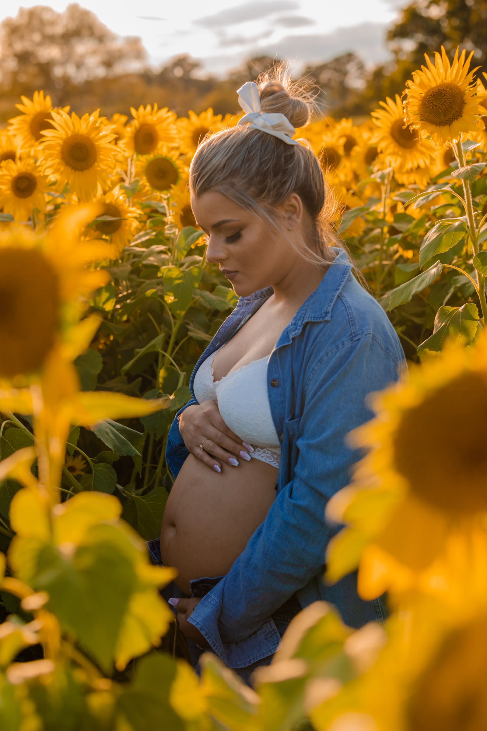 Blooming Love: Estefani's Maternity Photoshoot - 2 - 2