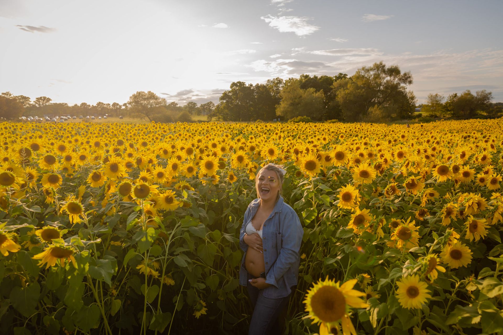 Blooming Love: Estefani's Maternity Photoshoot - 2 - 1
